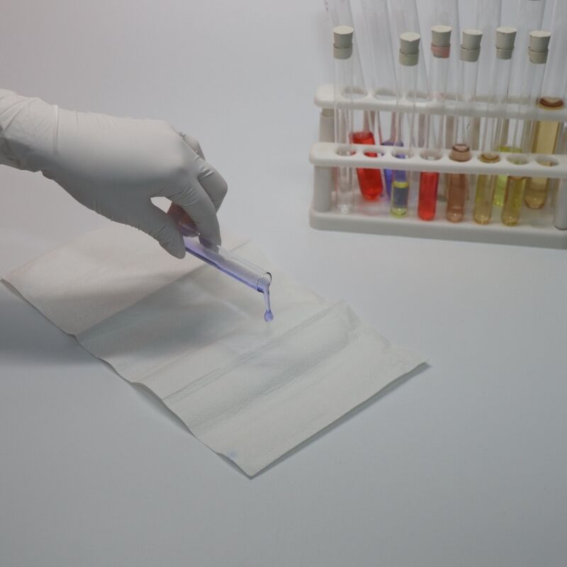 Portador de tubo absorvente para sacos de amostras de urina e fezes com resistência à pressão de 95 KPa