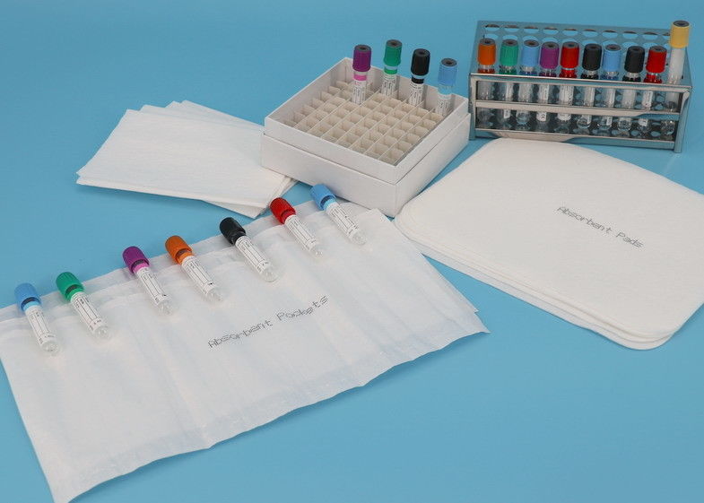 2,5 almofadas e malotes absorventes do líquido X3 para o empacotamento dos tubos do espécime do laboratório