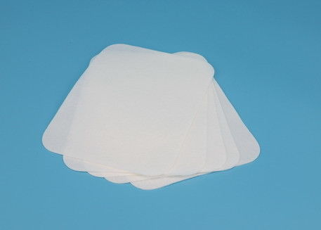 Coleção de espécime do sangue e jogo do transporte com almofadas absorventes ou os sacos resistentes do escape